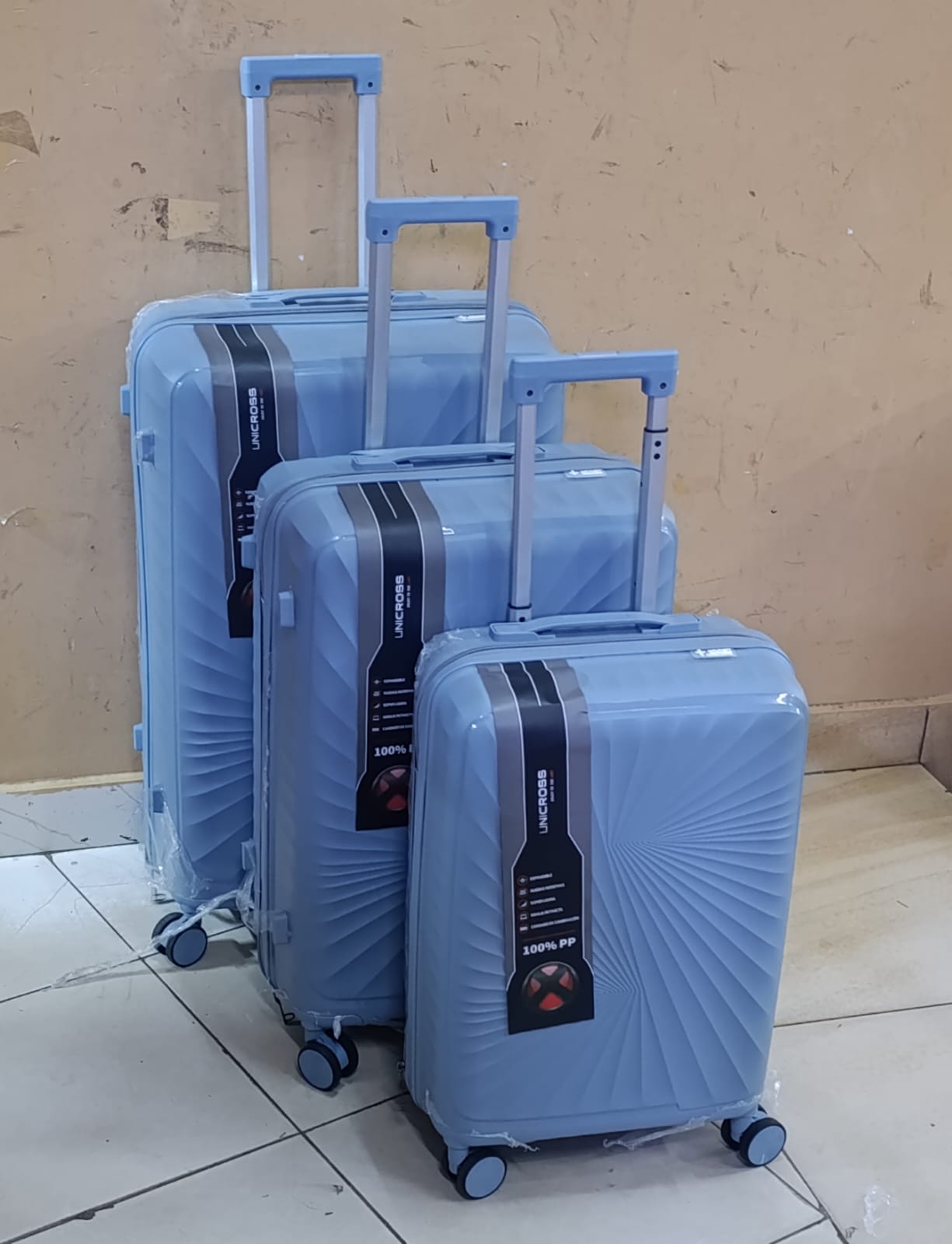 3 in 1 Luxurious Fibre Suitcase - Image 4