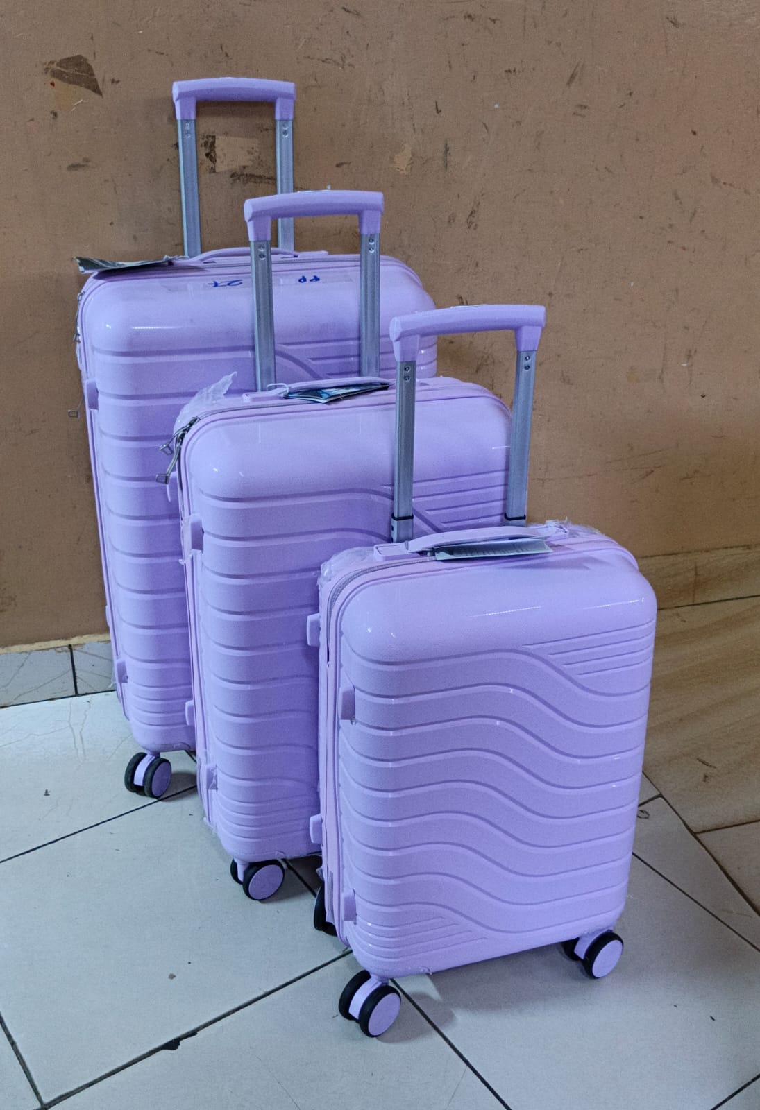 3 in 1 Luxurious Fibre Suitcase - Image 7